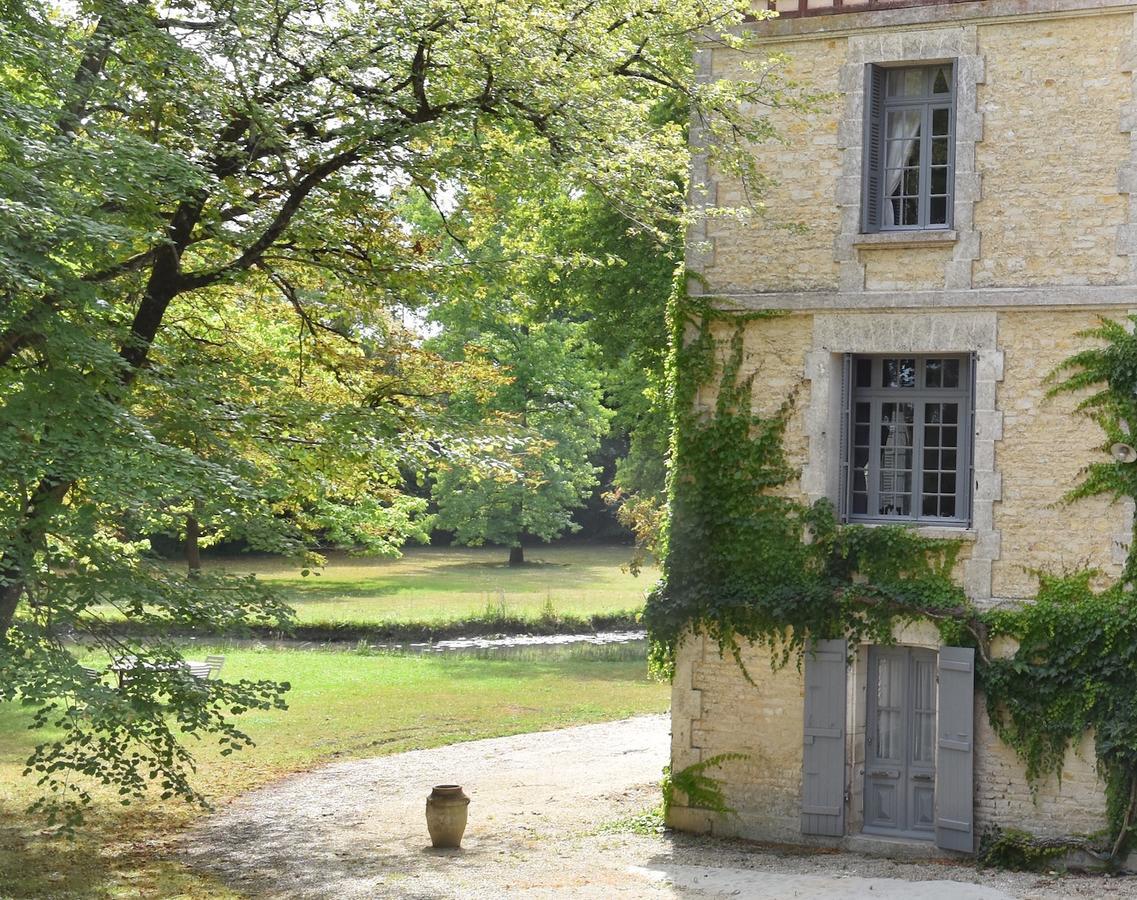 Bed and Breakfast Manoir De Plaisance Benon Esterno foto